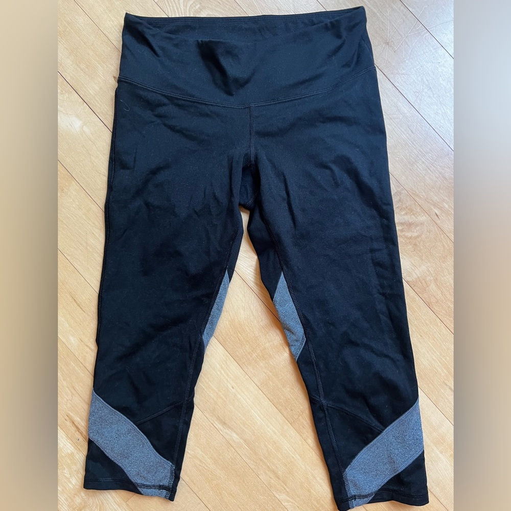Exercise Crop leggings by Champion. Size Small
